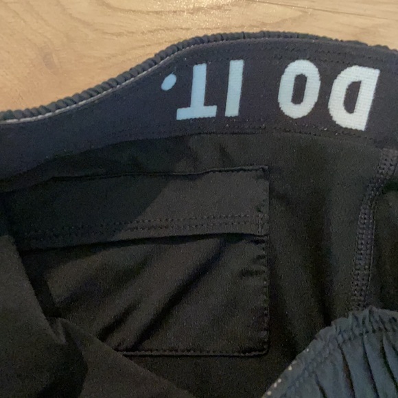 Nike women’s running shorts - lined - Picture 6 of 7